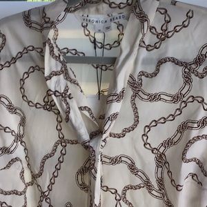 Brand new with tags Veronica Beard chain link Remi blouse.  Size 10.  Gorgeous!